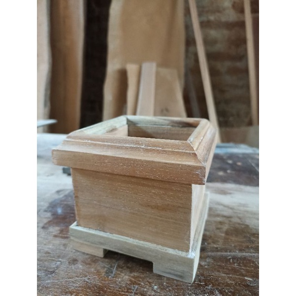 pot bunga kayu jati