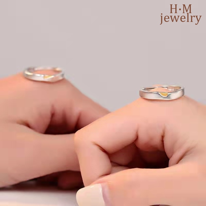 Cincin Pasangan Motif Tulisan Lives Untuk Priawanita