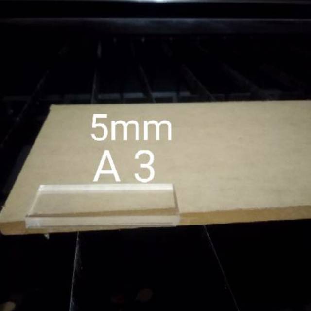 

Acrylic akrilik lembaran 5mm bening Ukuran A 3 (42x30cm)