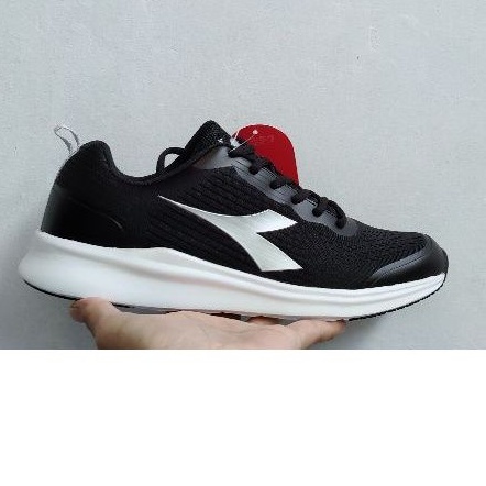 diadora amadeo black