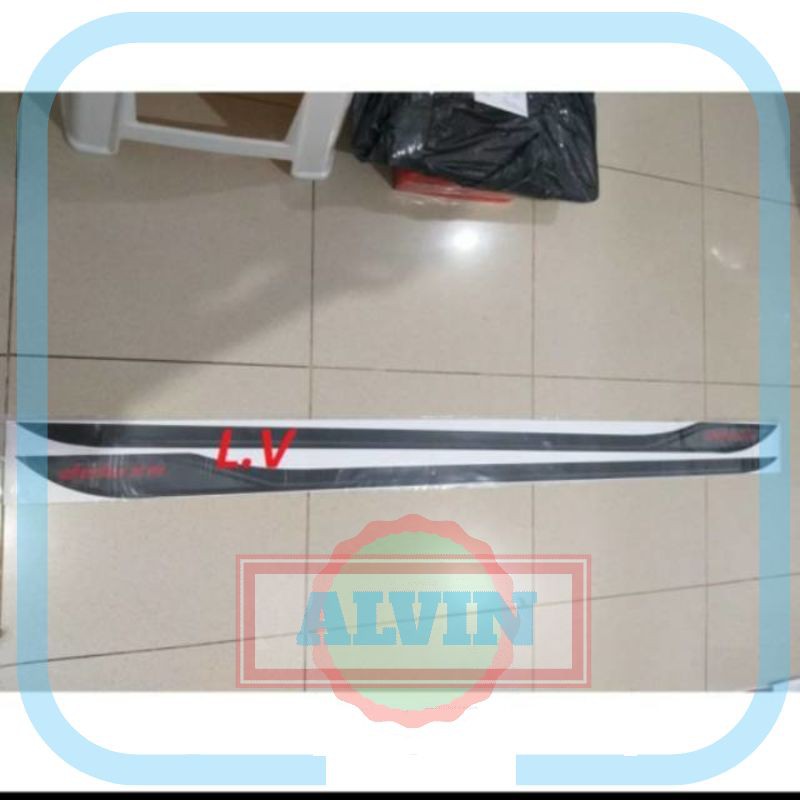 Cutting Stiker Body Samping (Deluxe) Mobil Daihatsu Ayla Hitam & Abu & Merah Kombinasi AV