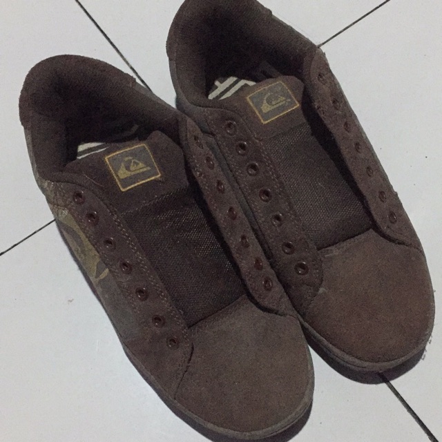 Preloved sepatu / sneakers QuickSilver