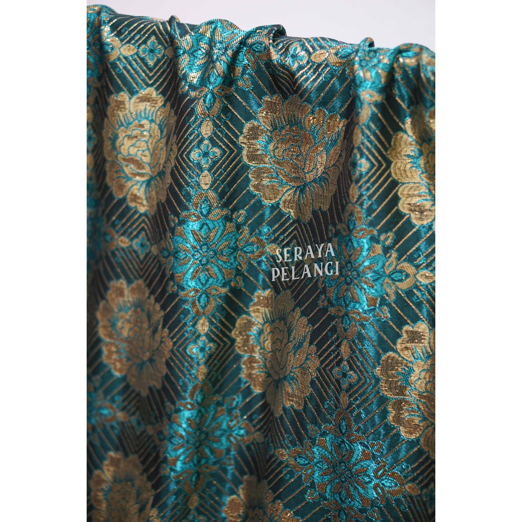 [METERAN] Kain Lame Tebal 04 | Motif Kembang/Bunga | Kain Meteran | Bahan Dekorasi | Emboss | Biru | Kostum | Background | Backdrop