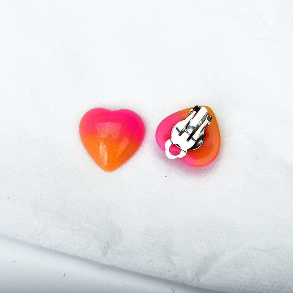 Anting Klip Tanpa Tindik Bentuk Hati Besar Bahan Resin Untuk Wanita