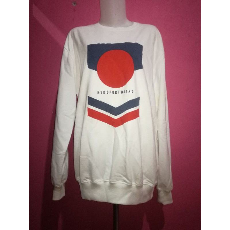 Sweater nevada cowok. Size XL / sweater original terbaru putih