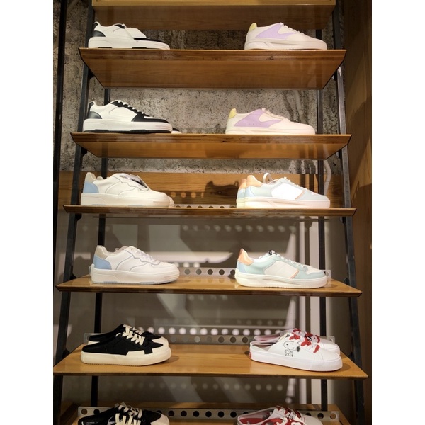 SALE‼️ PULL&BEAR SEPATU SNEAKERS TALI SEPATU WANITA