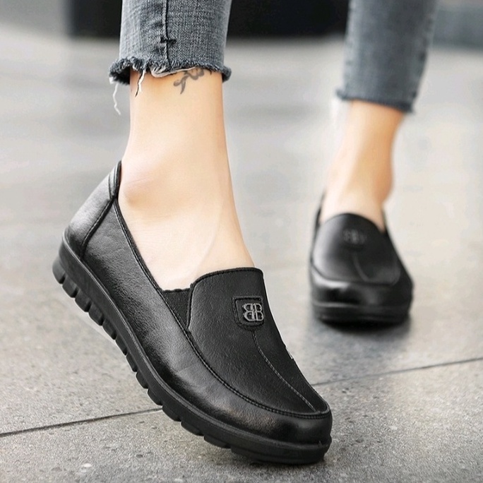 SEPATU WANITA SEPATU LOAFERS SLIP ON TERBARU SEPATU KERJA TRENDY ELEGAN KEKINIAN AND MODERN SEPATU FORMAL FAHSION WANITA-3