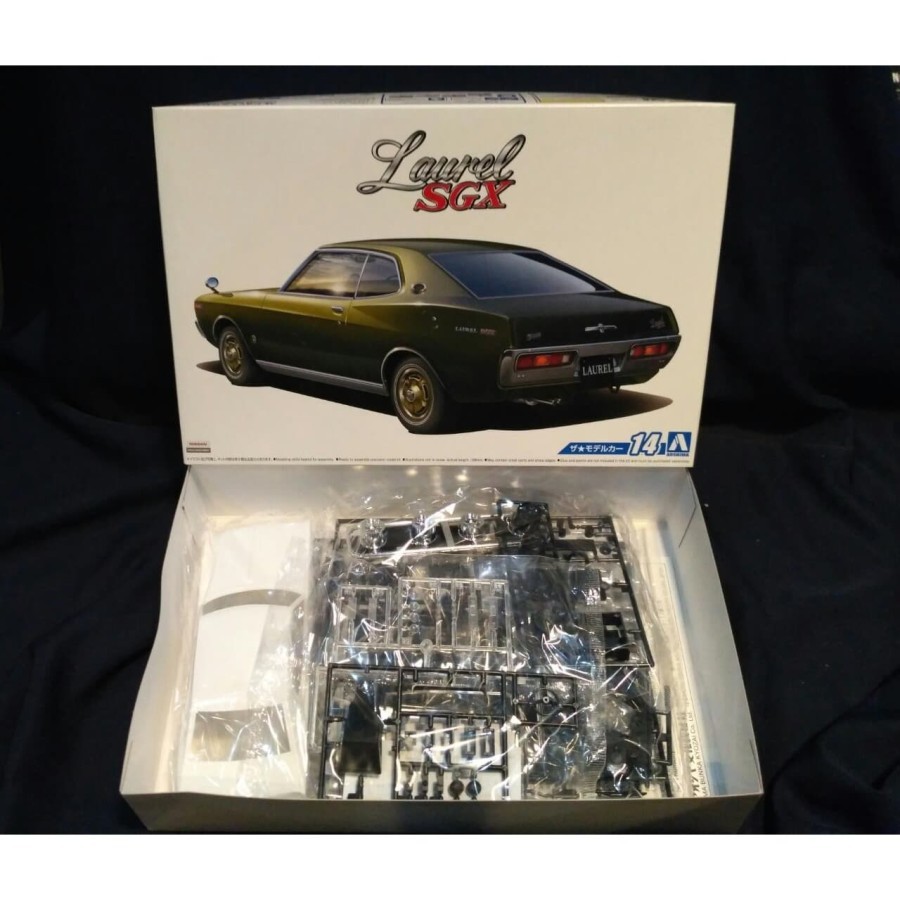 AOSHIMA 1/24 NISSAN KHC130 LAUREL HT 2000SGX '75