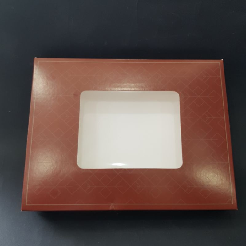 

BOX HAMPERS IVORY MERAH WINDOW 31.5X24.2X4.2CM