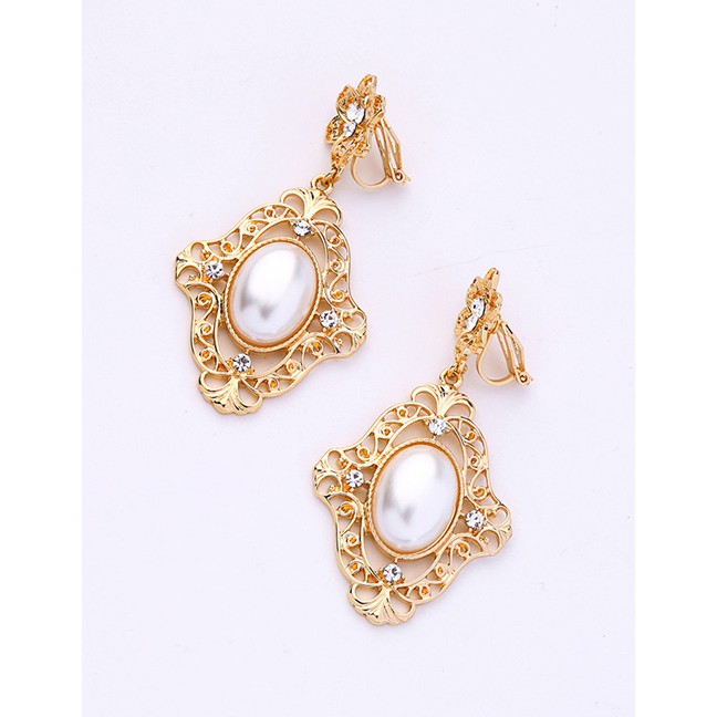 LRC Anting Fashion  Openwork Flower Pearl Stud Earrings F50771