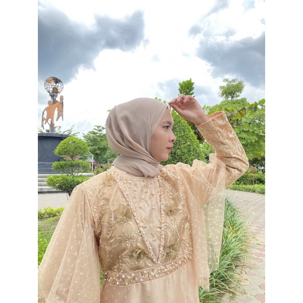 rayya dress by elslook (ready stok) dress kondangan lebaran lamaran bridesmaid outfit dress mewah brokat tile dot idul fitri sejora dress