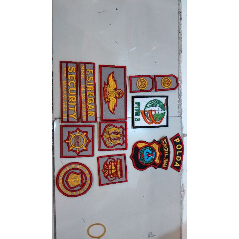 

atribut satpam terbaru timbul