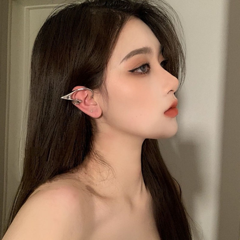 Anting Klip Telinga Warna Silver Aksen Berlian Untuk Wanita