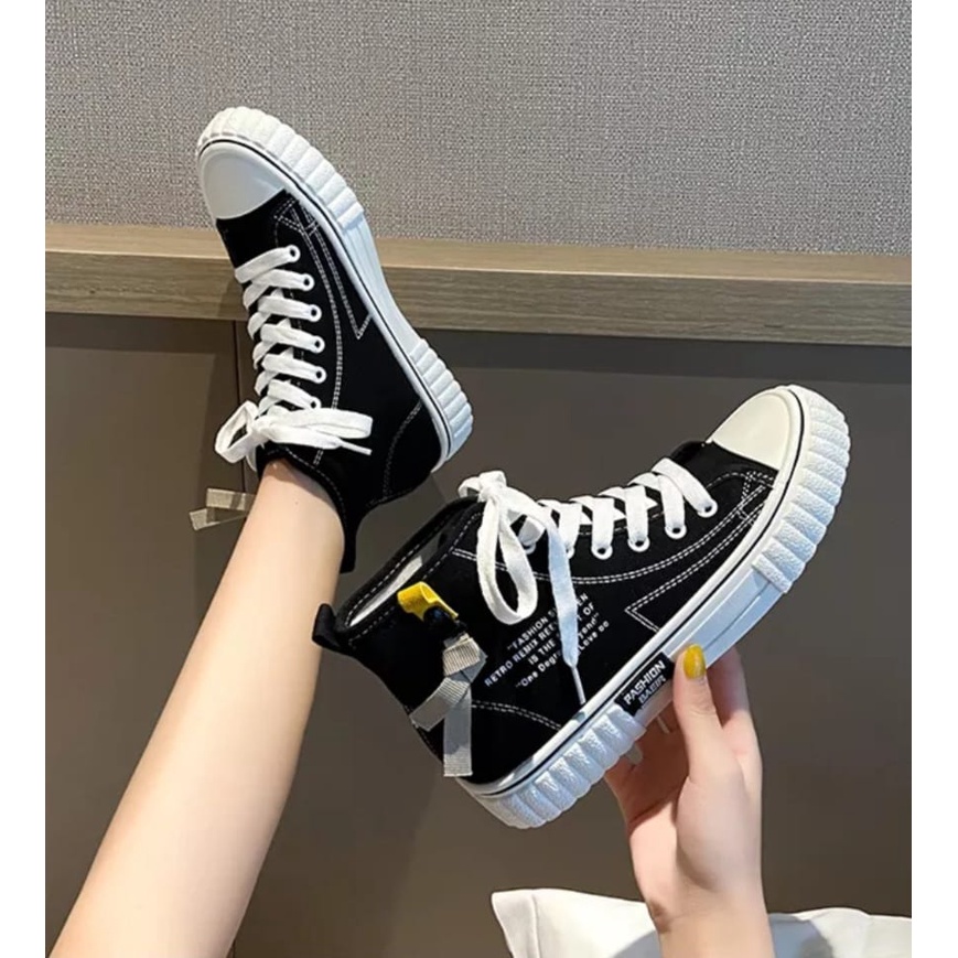 DCAL SEPATU SNEAKERS WANITA AS171