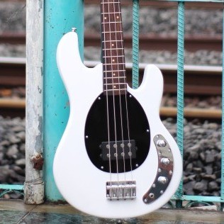 BASS ELEKTRIK MUSICMAN STINGRAY WHITE ALPINE PICKUP GNB KOREA