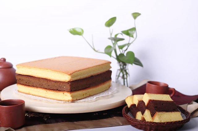 

Kue Lapis Surabaya/ Kue Ulang Tahun/ Kue Jadul/ Kue Lebaran/ Kue Natal