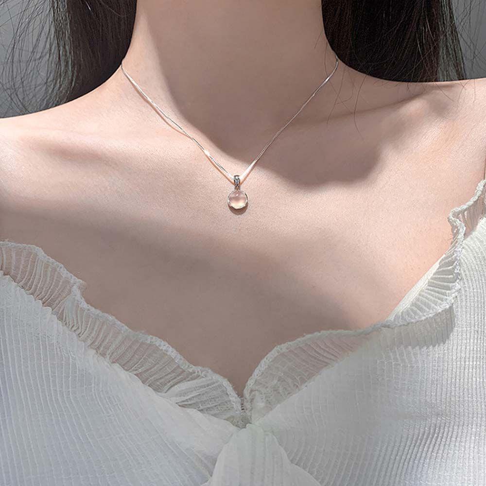 NEEDWAY Wanita Kalung Manis Klasik Buatan Kristal Kalsedon Putih Liontin Geometris Tembaga Gaya Korea Necklace