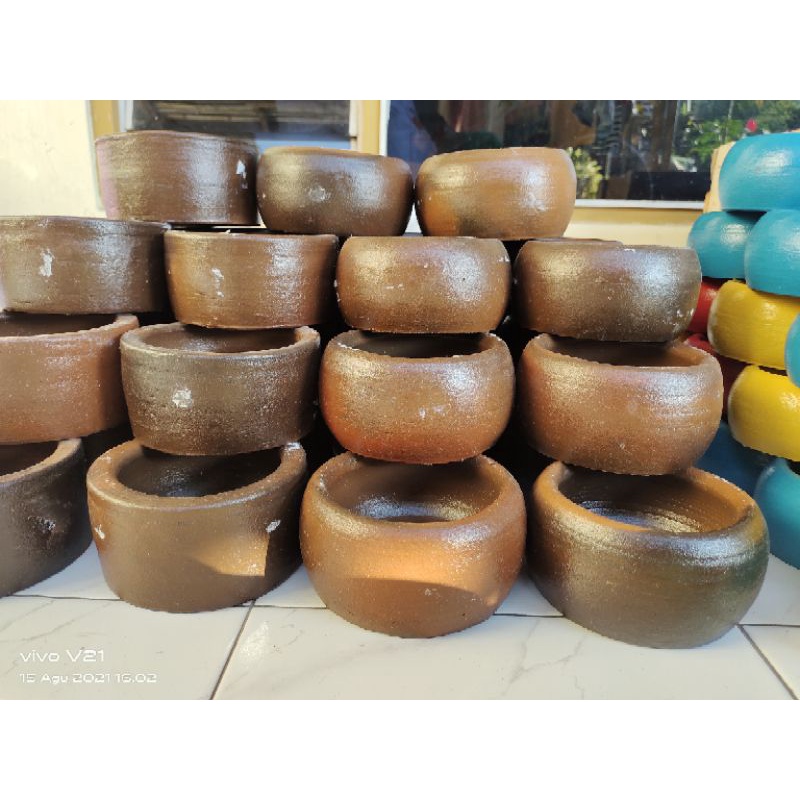 Gerabah tempat makan hewan/cuwo