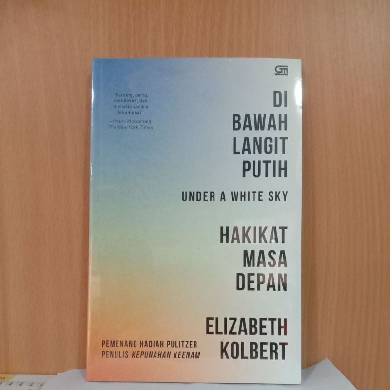 BUKU DI BAWAH LANGIT PUTIH