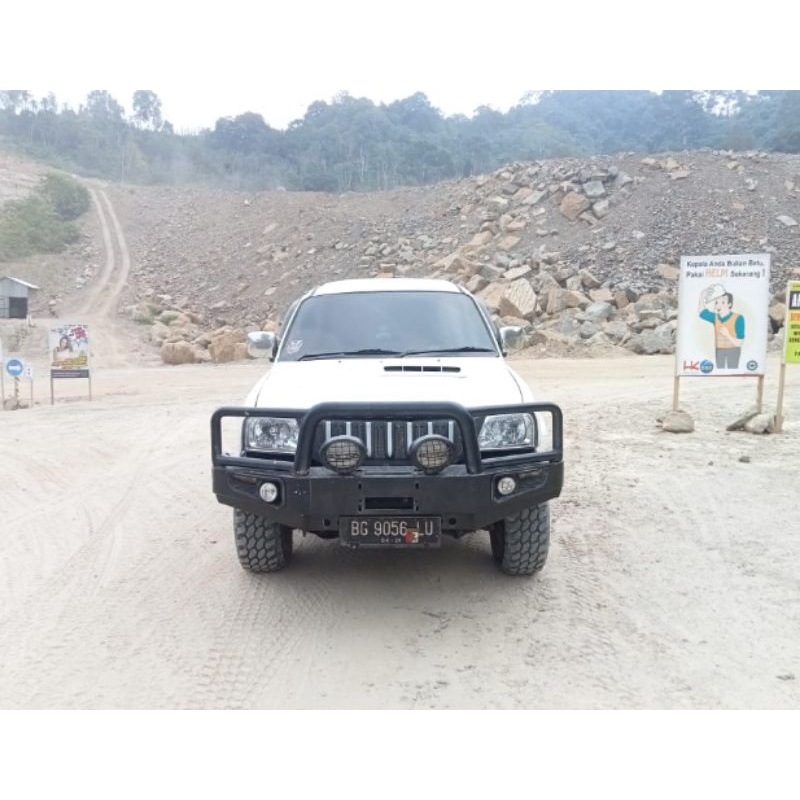 grill mobil Mitsubishi L200 model PRADO