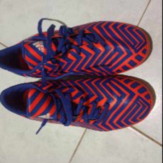Sepatu futsal Adidas predator absolado ( biru / merah ) size 40