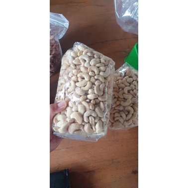 

kacang mente mentah super 1 kg