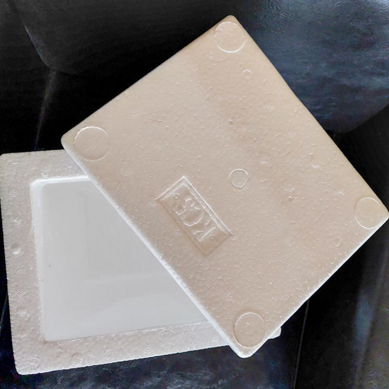 

styrofoam box ukuran 26cm x 22cm x 32cm & thermafreezze