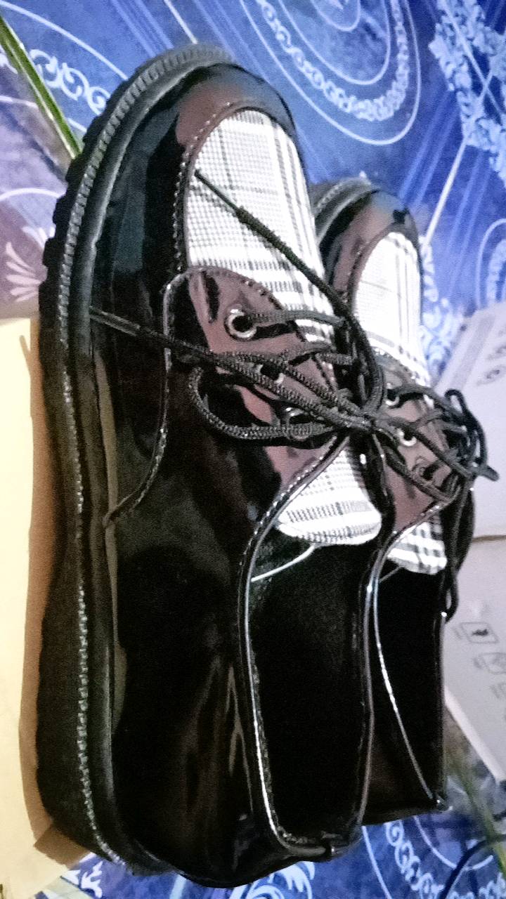 Sepatu Wanita Premium Tali Kasual Style Korea / Sepatu Black Glosy Variasi Kotak 099