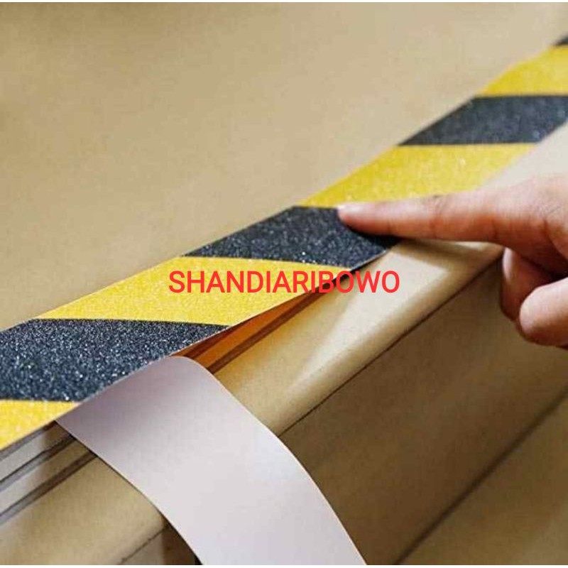 LAKBAN ANTI SLIP - SAFETY WALK TAPE - LAKBAN LANTAI ANTI LICIN 5CM x 5M