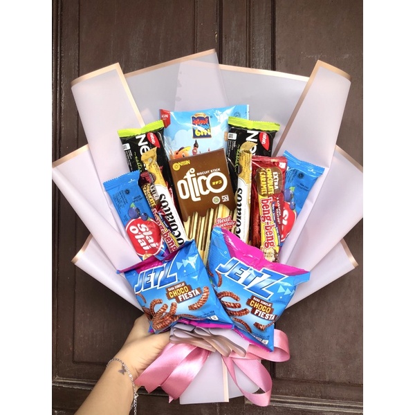 

BUKET SNACK Hadiah, Ulang tahun, Garduation, Wisuda DLL.