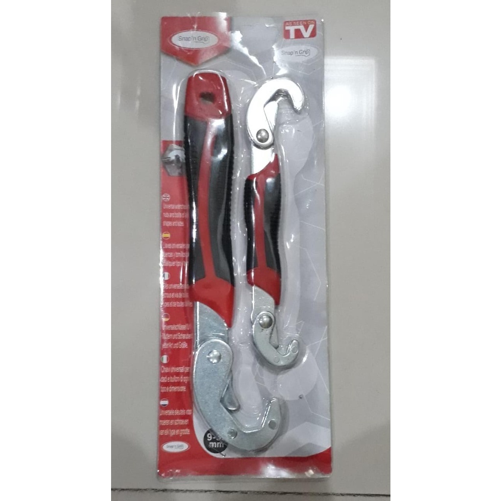 Kunci Serbaguna Merah (Universal wrench)