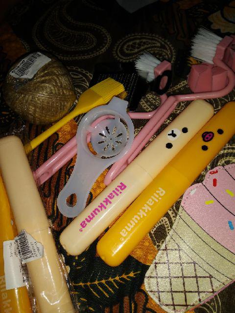 Perlengkapan Rumah: Brush Pembersih Ujung/sisi Toilet Bahan Lembut