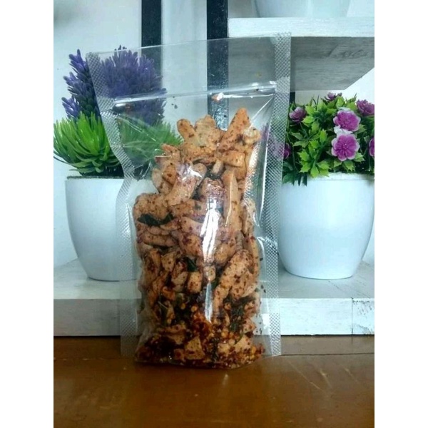 

basreng isi 100 gr.basreng pedas hot kriuk gurih extra daun jeruk