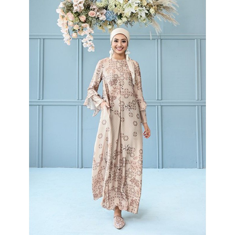 Nirmala Dress In Caviar By Wearing Klamby