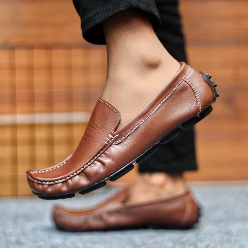 MOLK Sepatu Kasual Slip On Pria Kulit Asli Trendy Kekinian Pantofel Kerja Kantor Murah Anti Slip