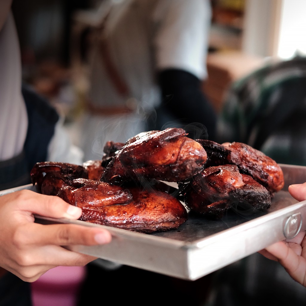 

Smoke Wings Sayap Ayam Asap Utuh 9 Pcs - Frozen Vacumm Pack