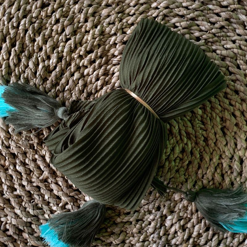 Jilbab Segiempat Pleated Jambul Hijab Jilbab Plisket Tassel-Army