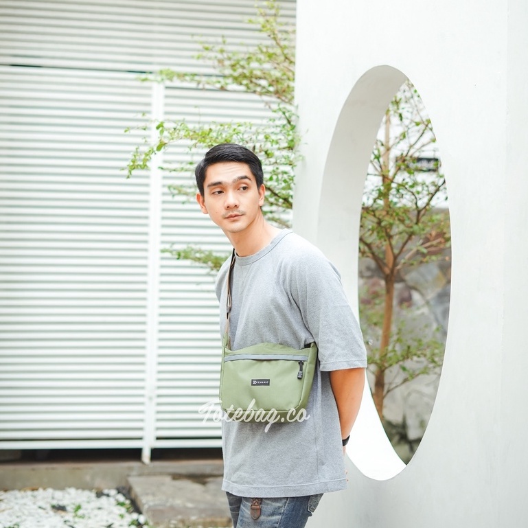 Slingbag Kyle Tas Selempang Pria Wanita  Slingbag Casual Trendy | Thirtystore.Id