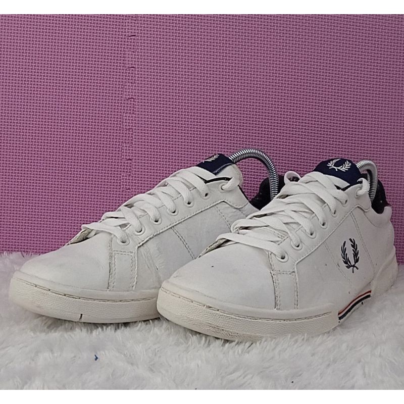 Sepatu second Fred Perry