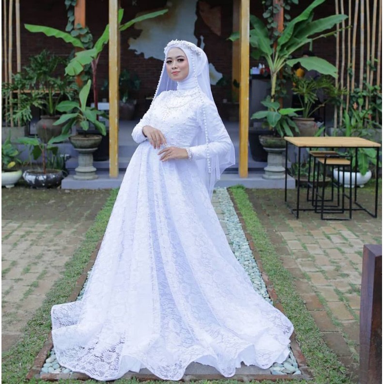 gaun akad syari putih