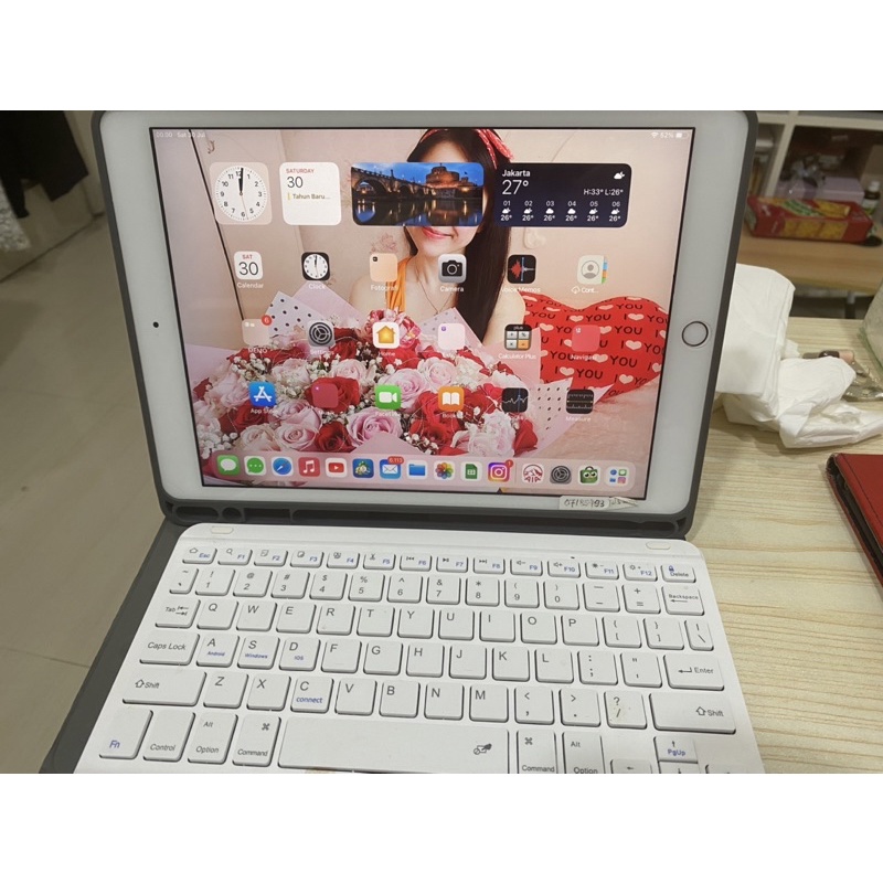 ipad 7th generasi 32GB second bekas garansi ibox mulus like new gold