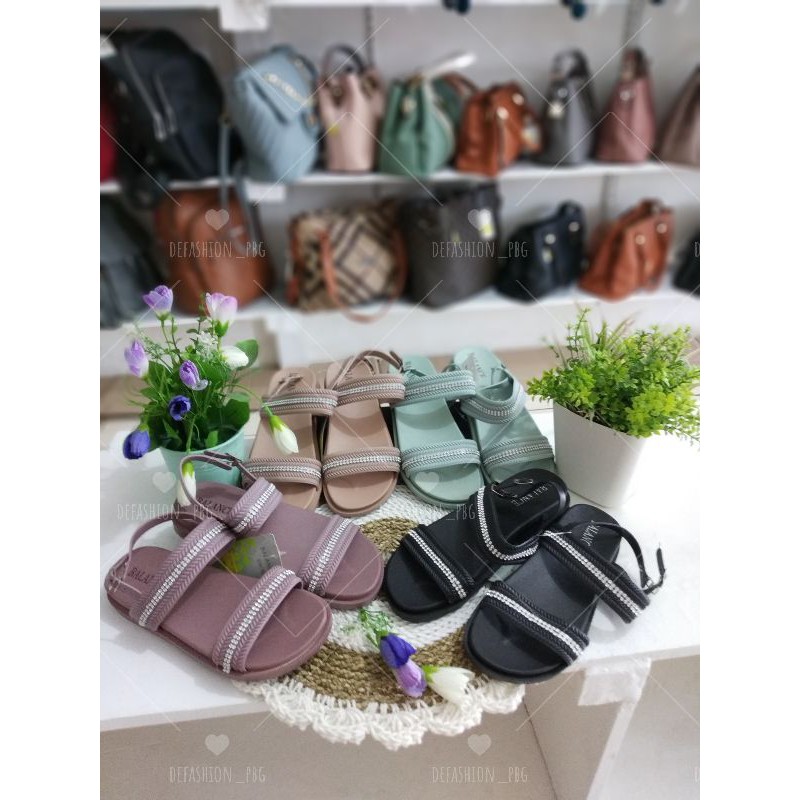 sepatu sandal jelly wanita import / sandal karet wanita