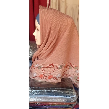 TASEL POM POM JILBAB SEGIEMPAT PLISKET MODEL TERBARU TASEL SEGIEMPAT JAMBUL