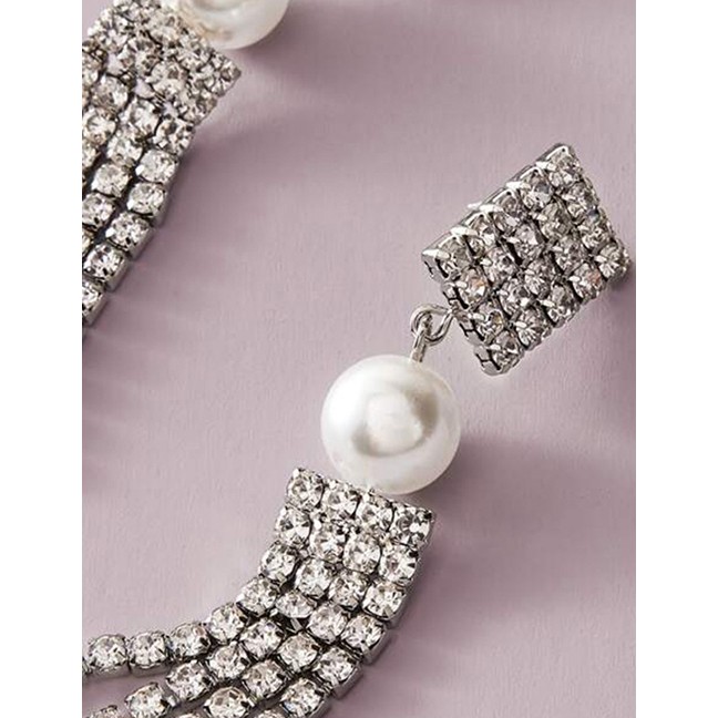 LRC Anting Tusuk Fashion Silver Pearl And Diamond Geometric Long Earrings K26932