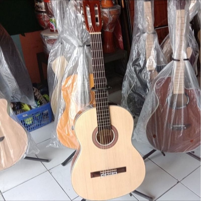 GITAR AKUSTIK NILON OSMOND / GUITAR ACOUSTIC NYLON OSMOND Plus softcase dan pick