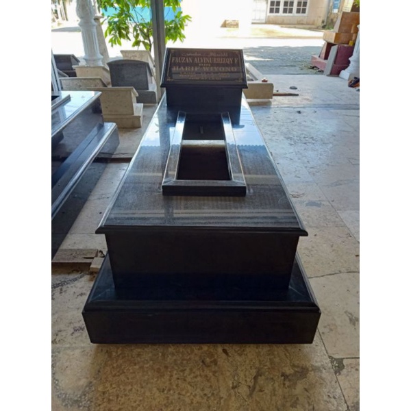 Kijing Granit Kaligrafi Ukir