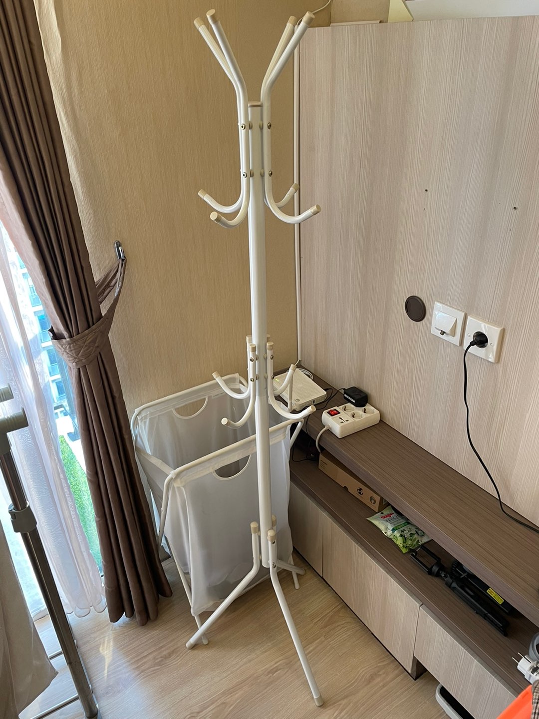 Newstyle D02 Stand Hanger Gantungan Baju Coat Gantungan Tas Dan Topi Tas Multifungsi