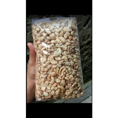 

kacang mede patahan 1kg
