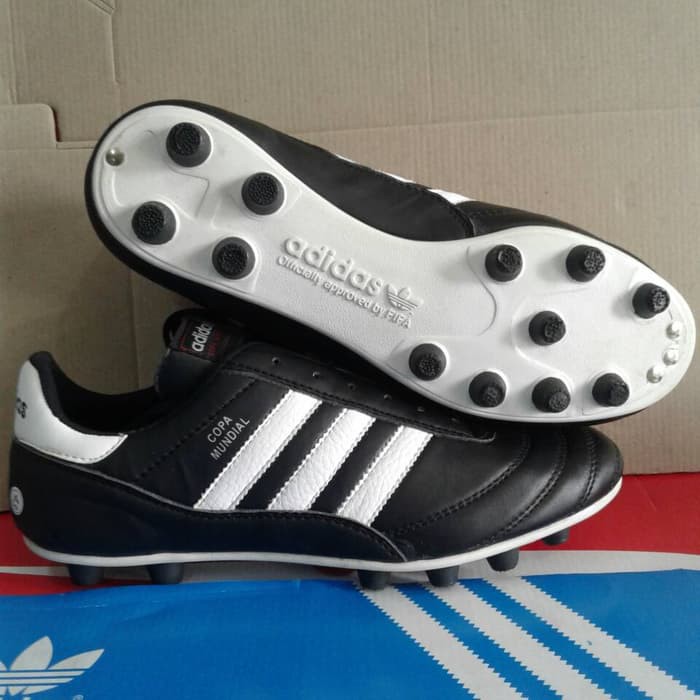 sepatu bola adidas copa mundial classic