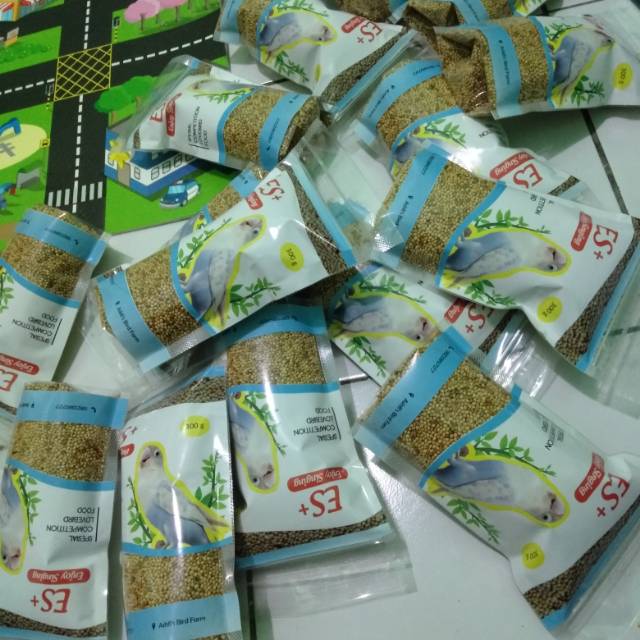 Pakan lomba lovebird